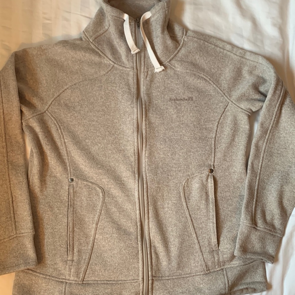 Avalanche oatmeal knit zip front fleece shaped sweater zip pockets EUC